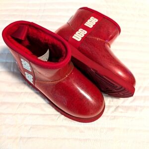 UGG Unisex Kids Classic Clear Mini Waterproof Slip on Red Boots size 1